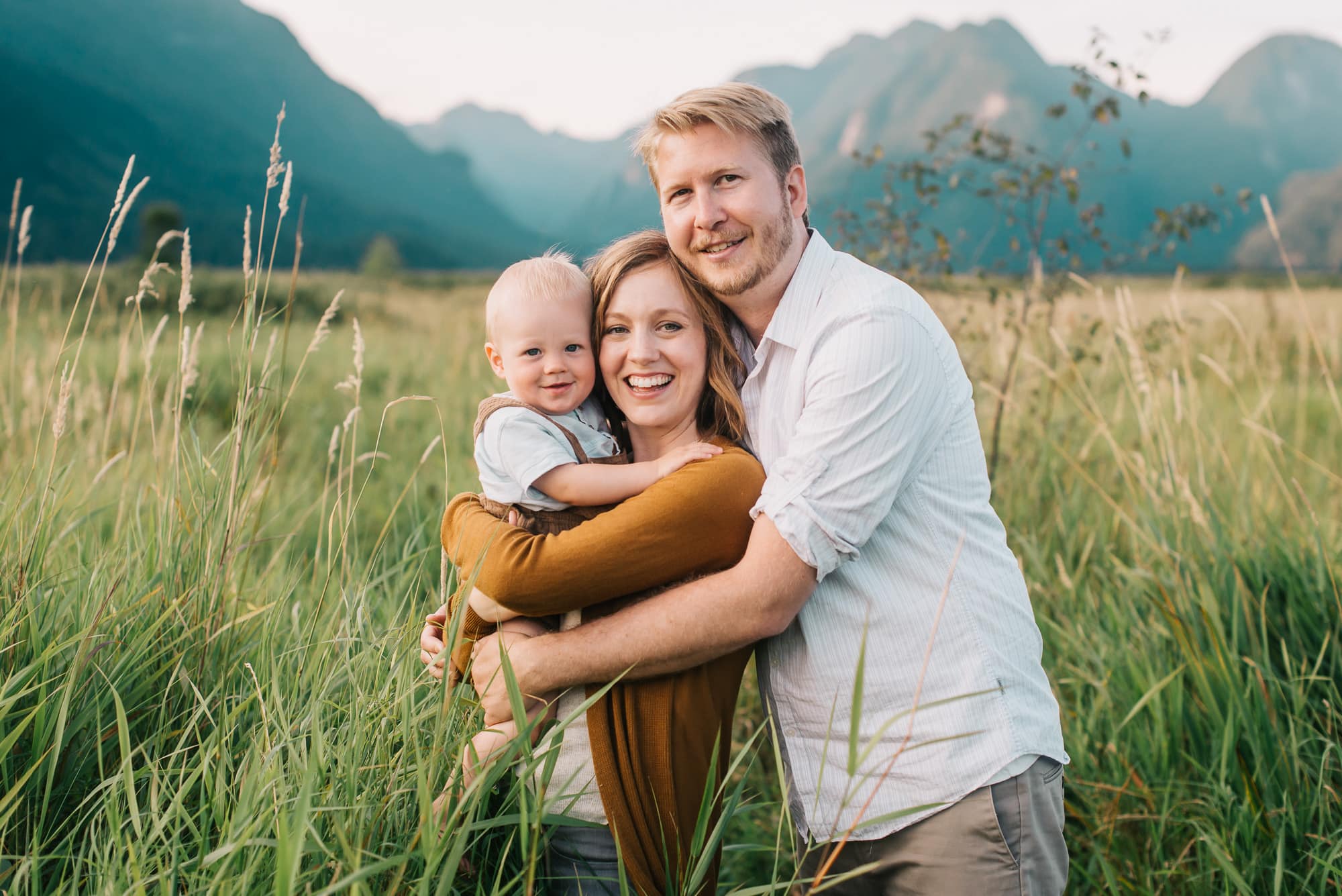 outdoor family photography session at Pitt Lake with Vancouver Family Photographer